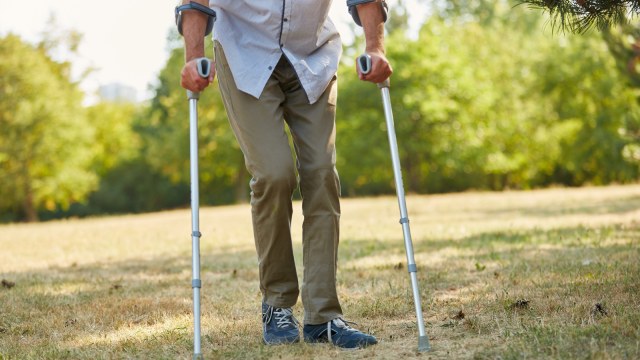 Βαδιστικά Βοηθήματα: Πατερίτσες, Rollator και Πι – Οδηγός Επιλογής και Χρήσης